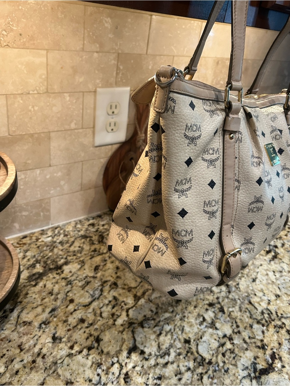 MCM All-Leather Visetos Tote – Beige Monogram - Picture 3 of 8